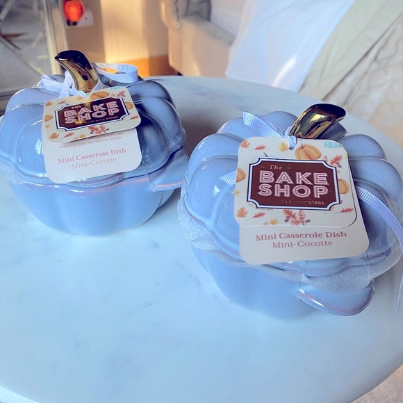 The BakeShop Other - 👩🏻‍🍳💕The Bakeshop Mini Casserole Dish - Set of 2